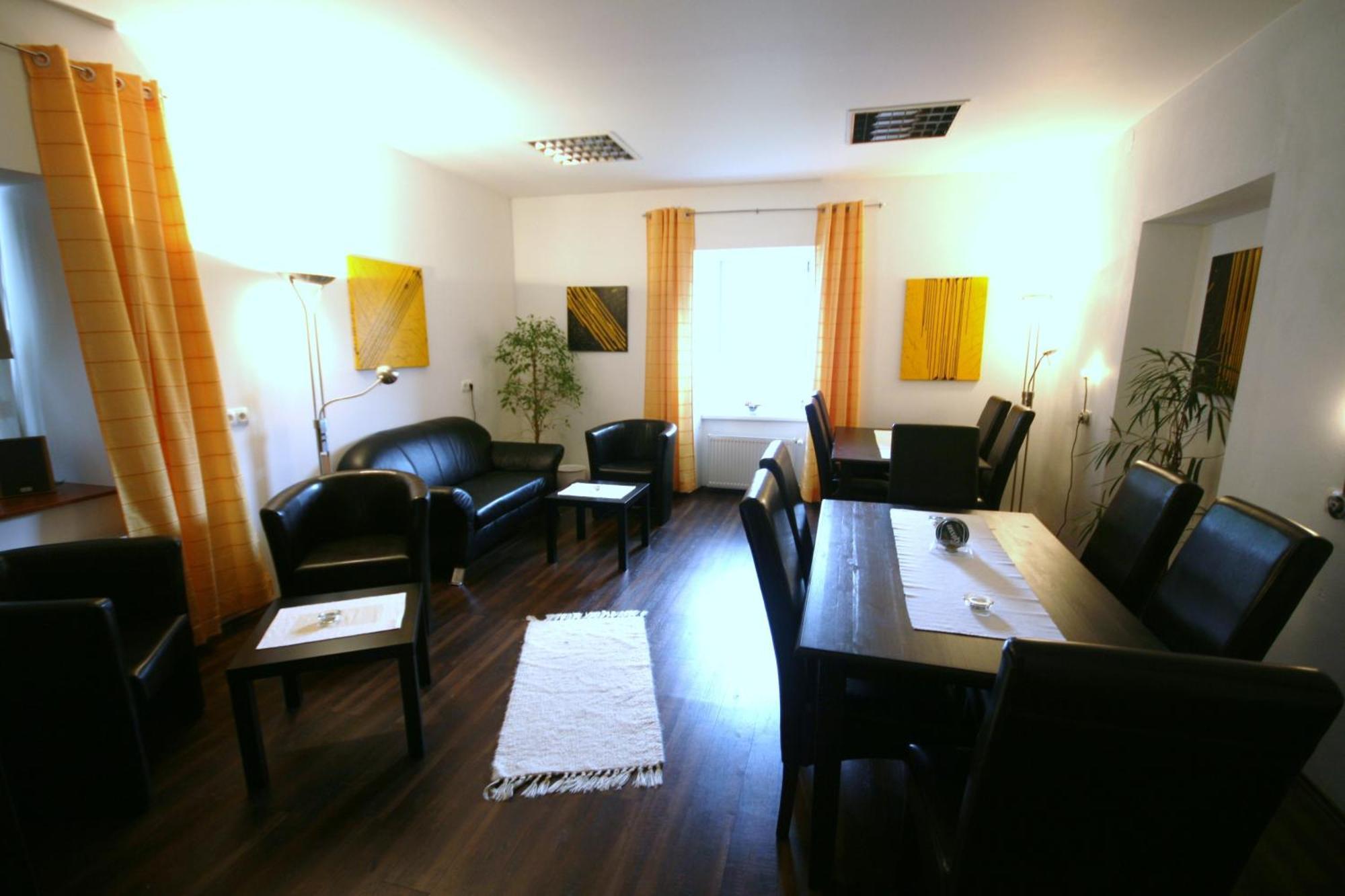 Goesser Bachgasslhof -- Bed And Breakfast -- Apartments Leoben  Exterior photo
